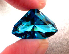 21+ct neon blue apatite
