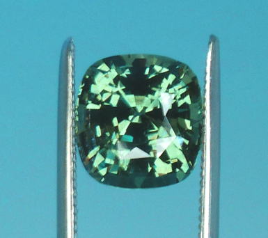 color change garnet - green