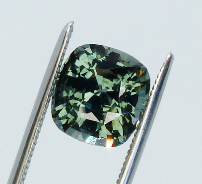 color change garnet - sage green