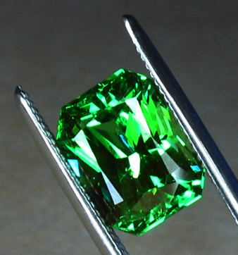 Tsavorite Garnet weighing 2.13ct