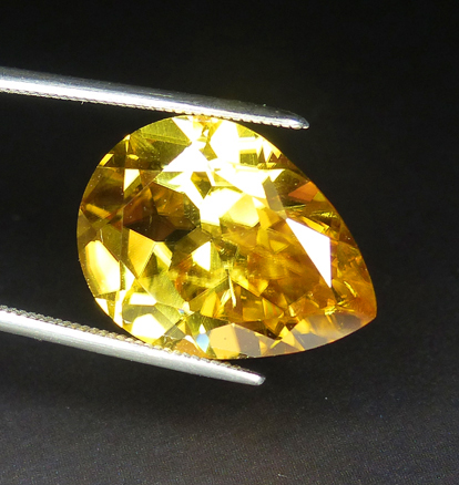 yellow zircon