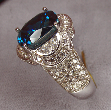zircon_superbl_womans_ring_side_fl