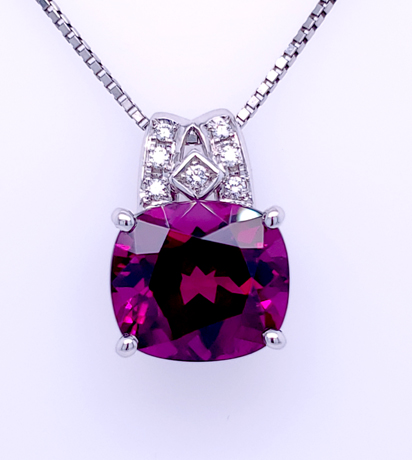 tasaki garnet pendant